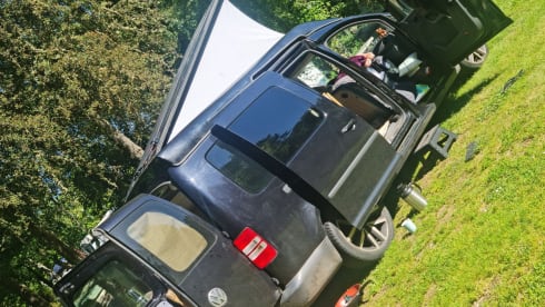 Extended Volkswagen Caddy Camper