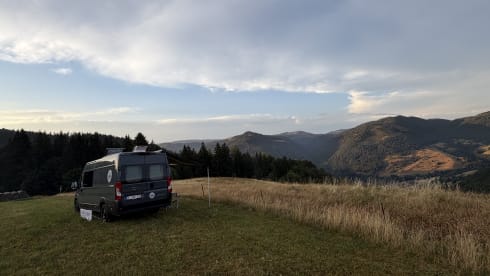 Boulder Bus – Off-Grid Opel Movano 4 gordel plaatsen 
