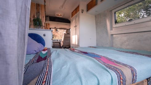 Pablo – Fire brigade bus & sturdy camper for your next adventure
