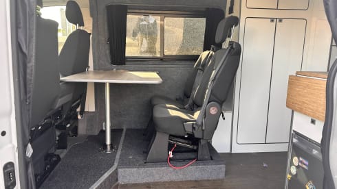 Big Easy – Stunning 4 Berth Custom VW Crafter (2024)