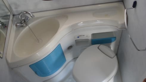 Mel – 5 berth Fiat Family Motorhome  6 seats with belts