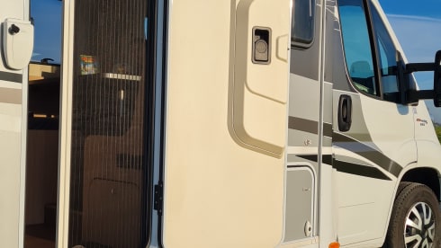 Sunlight T67 - Automatic - 4 persons