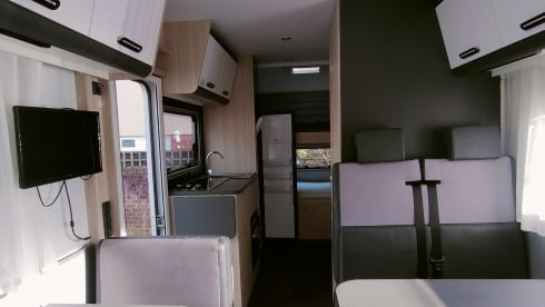 Alcôve Adria Mobil 7 couchages à partir de 2022