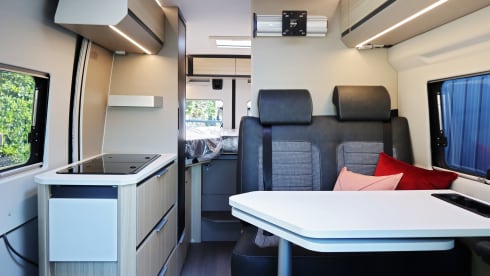 Adria Twin Plus 640 SLB model 2022 AIRCO LIVING AREA