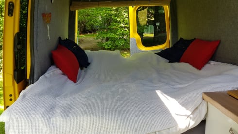 Tall people bus, our Yello Submarine