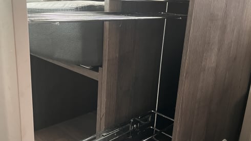 Benimar Cocoon 463 - semi-integrated - built in 2023