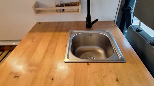 Freddie – Avonturieren met Freddie! 🐾 camperzelfbouwpaleisje met 200cm bed. 