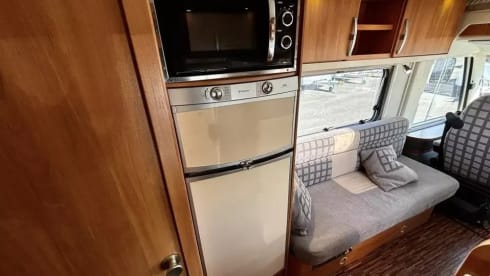 Dormouse – Hymer B508 CL Fully Integrated Motorhome