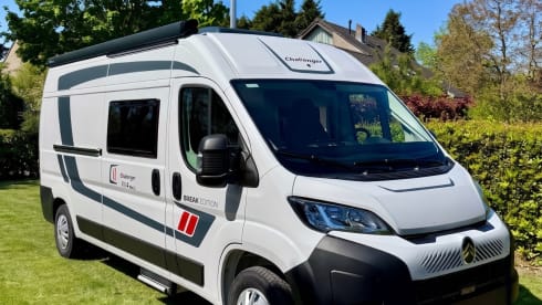 Autobus Challenger a 5 posti dal 2026