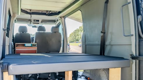 Mooie buscamper – 7p Mercedes-Benz campervan uit 2013