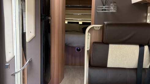 Rami – Ford camper met 5 slaapplaatsen uit 2015