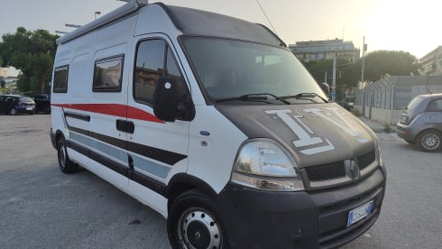 Master β Reanult Master