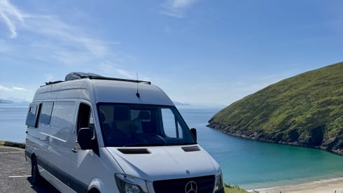 The Juanderer – 2 berth Mercedes-Benz bus from 2015