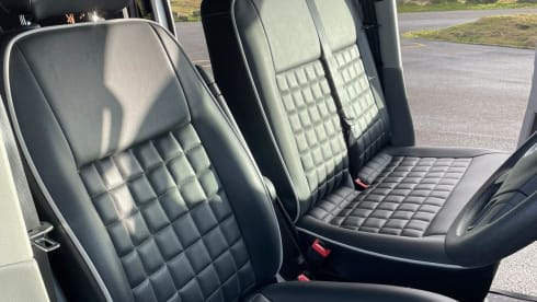 Jeff – Jeff- 4 Berth Volkswagen Campervan - New Professional Conversion