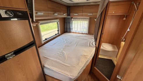 Mooie Dethleffs camper voor 2 personen