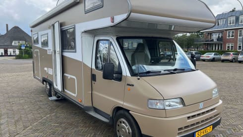 FrisWit – Spacious, bright, comfortable and renovated 6p alcove