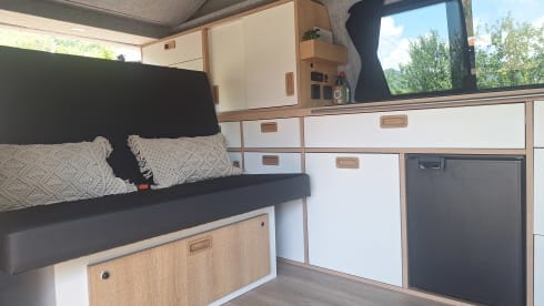 Vrijheid op vier wielen: huur deze fijne VW T6 camper!