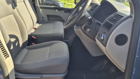 Big Blue – 2 berth Volkswagen campervan from 2010