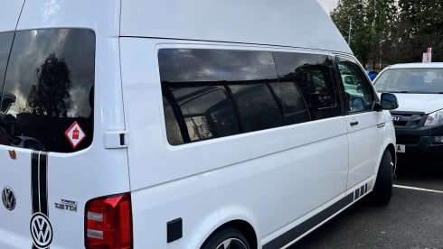 Winston – 4 berth Volkswagen Campervan from 2016