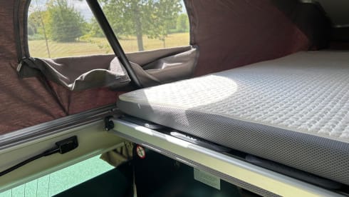 t'Bussie – Ford Custom Nugget, on the road with the Bussie!