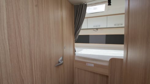 Sunlight T65 – Très beau camping-car Sunlight spacieux pour 4 personnes de 2023, beaucoup d'espace de rangement.