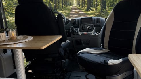 Charmant camping-car pour 2 personnes – entièrement équipé et prêt pour l'aventure