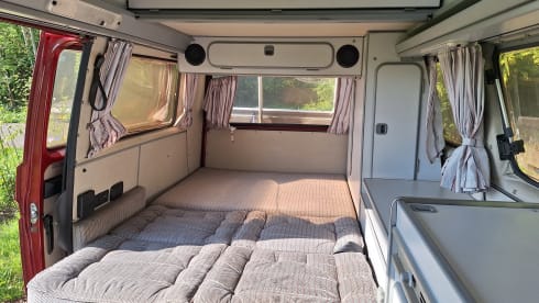 Humpie – 4p Volkswagen campervan from 1987