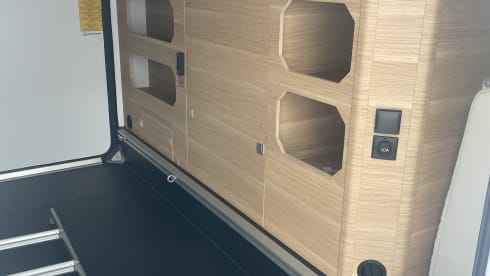 Glamping! – 5p Adria Mobil semi-integrated uit 2021