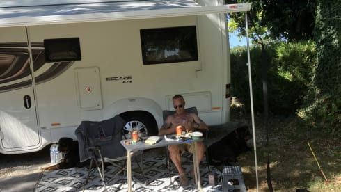 4 berth Swift Escape 674 Motorhome