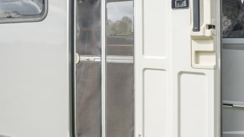 Camper Homer – Spacious integral camper with lots of comfort!