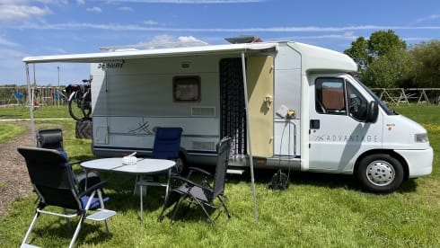 Dethleffs  β 4p Dethleffs semi-integrated from 2001