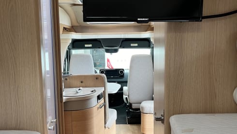2p Mercedes-Benz semi-integrated from 2020