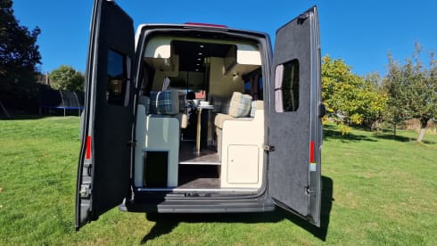 Dark night – 4 berth Volkswagen campervan from 2021