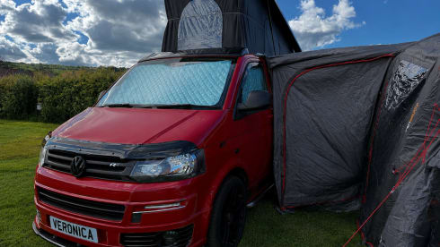 Veronica – Spazioso VW T5.1 a Saltburn, North Yorkshire. Letto matrimoniale!