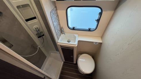 Motorhome to Hire - Rimor Seal 5 - 6 belts 6 berth