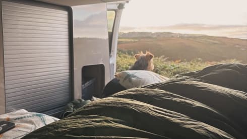 Aggi – AGGI DUB - VW (LWB) Camper with all your creature comforts- North Devon