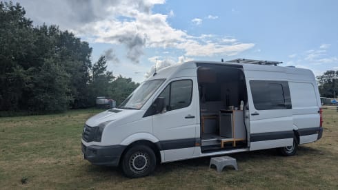 Van Blanc – Incredibly flexible and spacious VW Crafter LWB