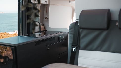 Desert – Premium Outdoor Van Rental