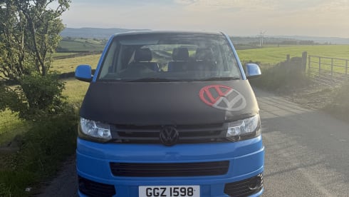 Luxury Clean 3 Berth VW Transporter for hire 