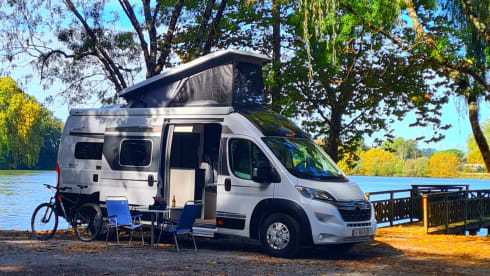 Ongi – Furgone attrezzato per 4 persone con tetto apribile