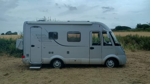 Dormouse – Hymer B508 CL Fully Integrated Motorhome