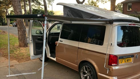 VW-Campingbus mit 4 Schlafplätzen ab Baujahr 2020