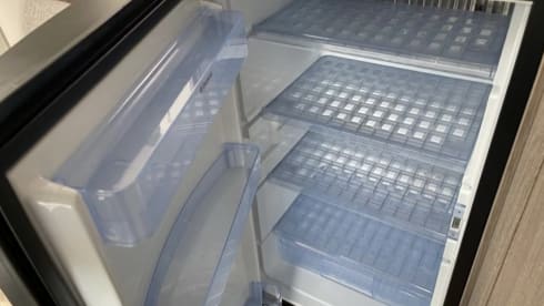 ⭐️⭐️⭐️ 2 person semi-integrated camper queen bed ⭐️⭐️⭐️ 