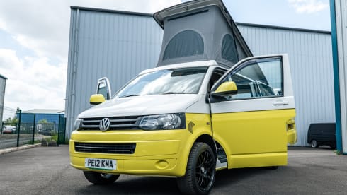 4 berth Volkswagen bus from 2012