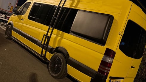 Vantastic 906 X-Adventure – 4p Mercedes-Benz bus from 2015