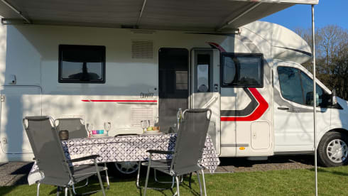 Droom op wielen! – Luxury family camper with very large living space