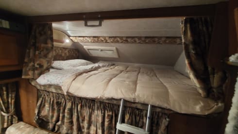 EvEn – Comfortable camper with 7 travel places and 7 sleeping places,