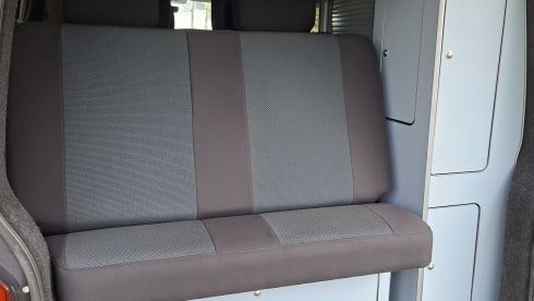 Riley – 🚐 Cozy 4-Berth VW Camper