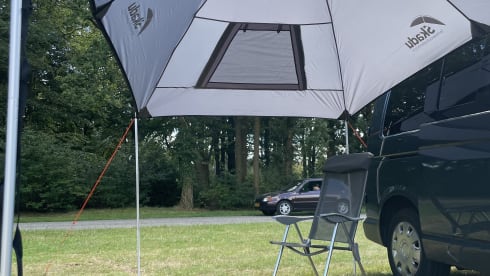 2 pers. Gezellige Camper met nieuw interieur !! – WINTER RATE, from 4 weeks rental, € 50.00 per day!   
