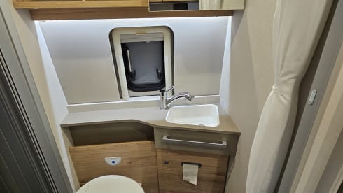 Maliki II – 5***** Dethleffs CamperVan - 2023 - full option - 6.4 meters - 140 hp